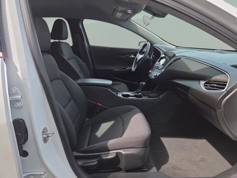 Used 2020 Chevrolet Malibu RS image 37