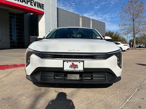 Used 2025 Kia K4 LXS image 3