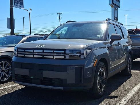 Used 2026 Hyundai Santa Fe SEL FWD image 2