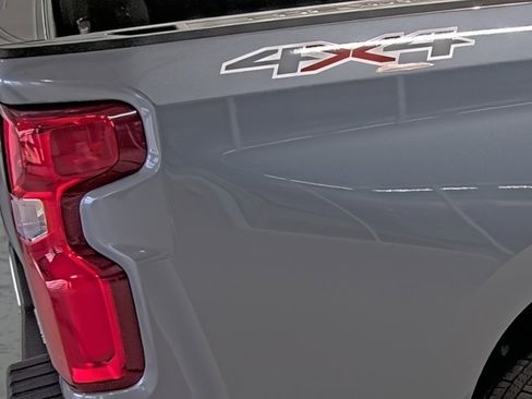 Used 2021 Chevrolet Silverado 1500 LTZ image 12