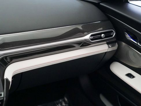 New 2026 Aston Martin Vanquish Volante image 22