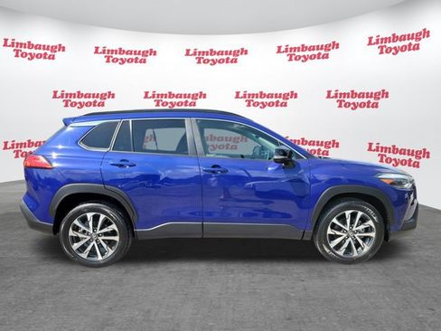 Used 2025 Toyota Corolla Cross XLE AWD/4WD image 21