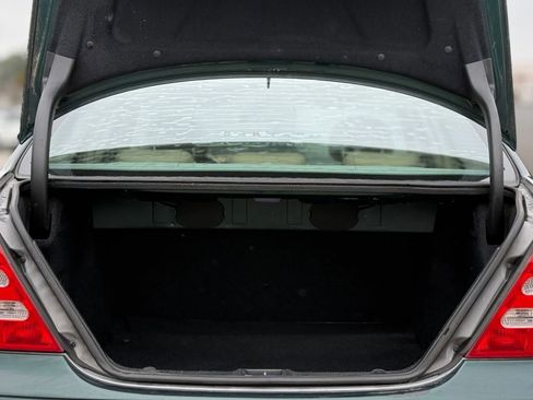 Used 2003 Mercedes-Benz C 240 Sedan image 28