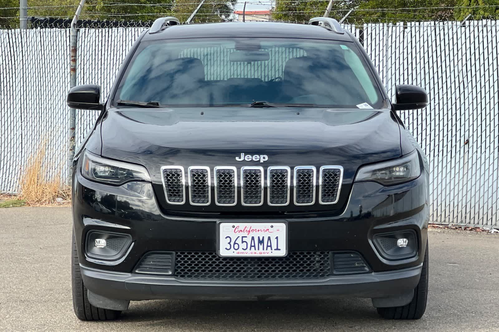 Used 2019 Jeep Cherokee Latitude Plus FWD image 8
