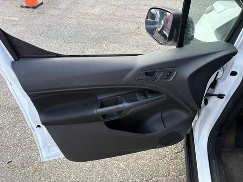 Used 2016 Ford Transit Connect XL FWD image 11