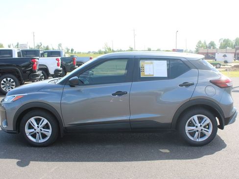 Used 2021 Nissan Kicks S FWD image 6