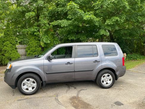 Used 2015 Honda Pilot LX image 2