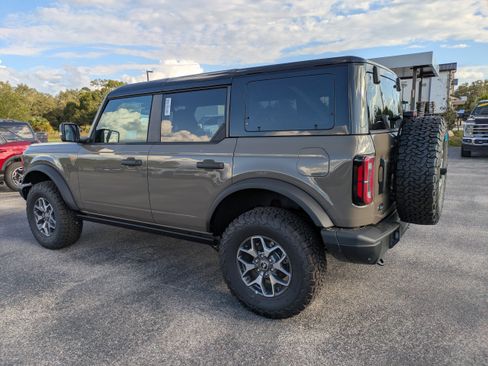 New 2025 Ford Bronco Badlands image 6