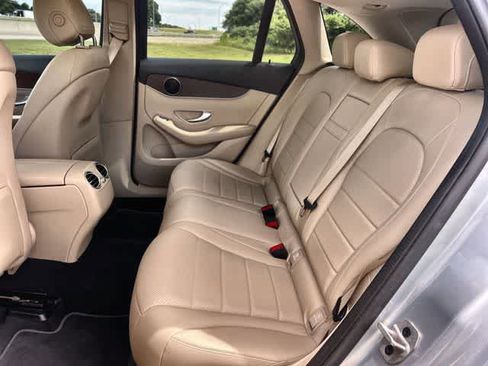 Used 2022 Mercedes-Benz GLC 300 4MATIC image 14