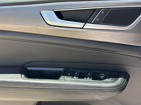 Certified 2024 Volkswagen Atlas Cross Sport SE AWD/4WD image 11