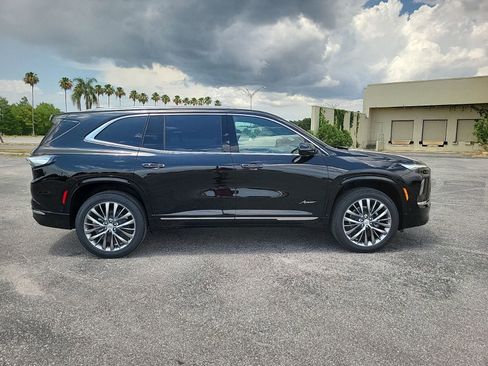 New 2026 Buick Enclave Avenir w/ Super Cruise Package FWD image 4