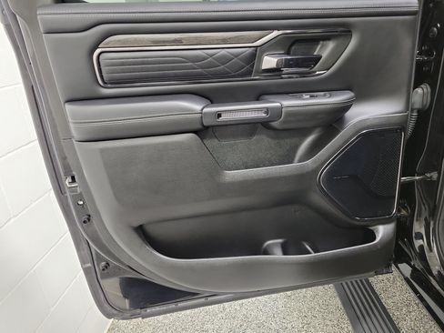 Used 2025 RAM 1500 Limited AWD/4WD image 18
