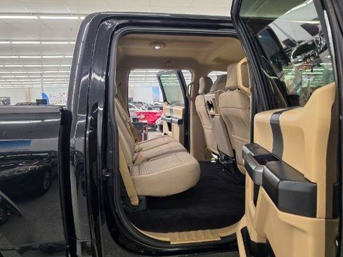 Used 2017 Ford F150 XLT AWD/4WD image 11