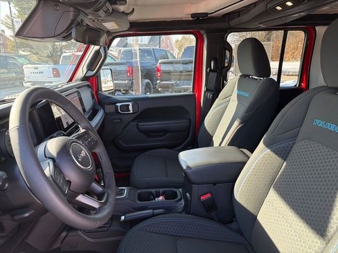 Certified 2025 Jeep Wrangler Unlimited Rubicon 4xe w/ Convenience Group image 7