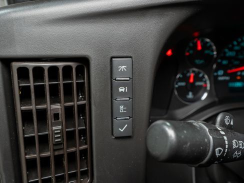 Used 2020 Chevrolet Express 2500 w/ Driver Convenience Package RWD image 25