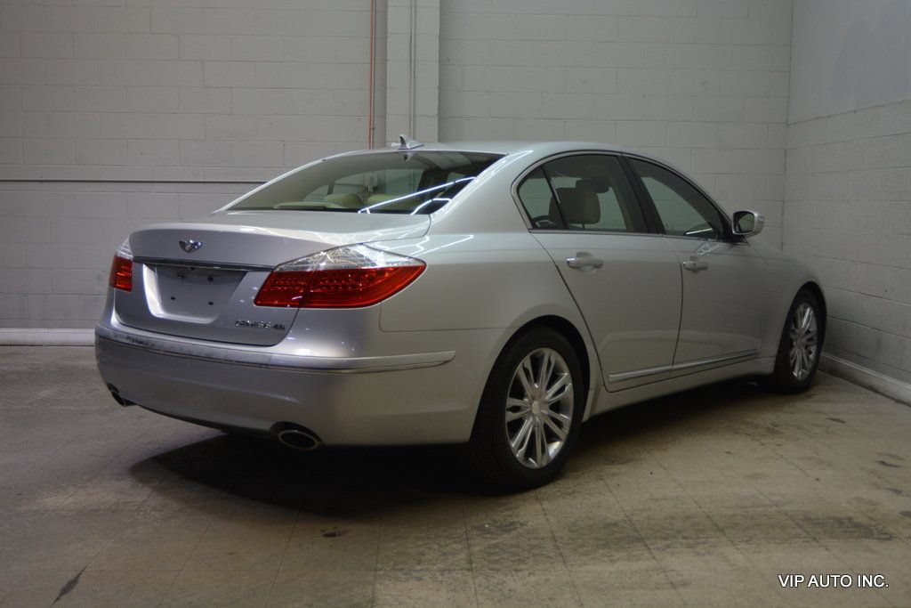 Used 2010 Hyundai Genesis 4.6 RWD image 4