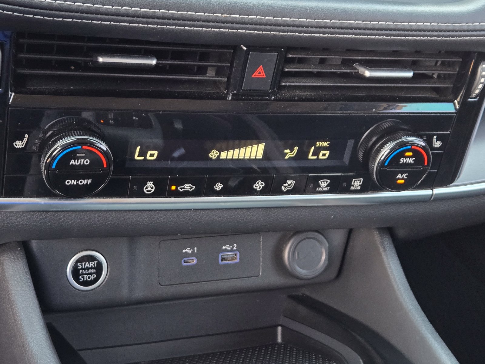 Used 2022 Nissan Rogue SV w/ SV Premium Package FWD image 17