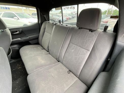 Used 2018 Toyota Tacoma TRD Sport AWD/4WD image 20