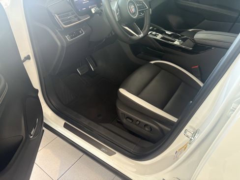 Used 2025 Buick Envision Sport Touring image 7