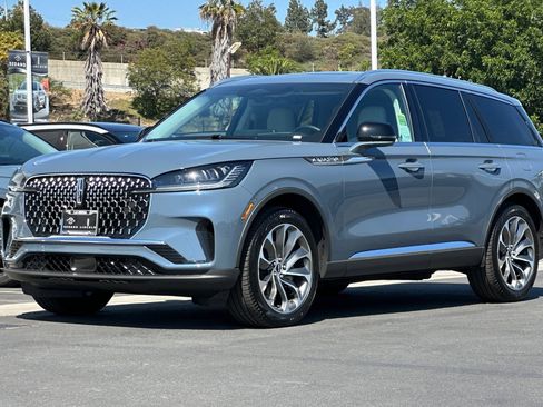 New 2025 Lincoln Aviator Reserve w/ Luxury Package image 7