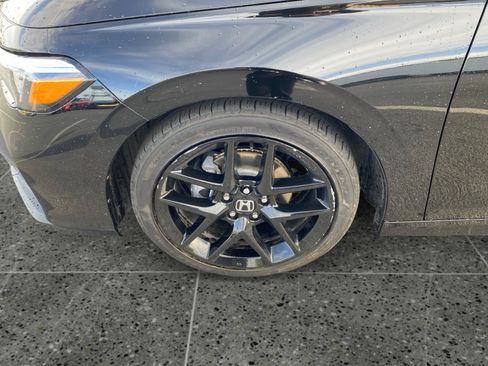 Used 2025 Honda Civic Sport image 14