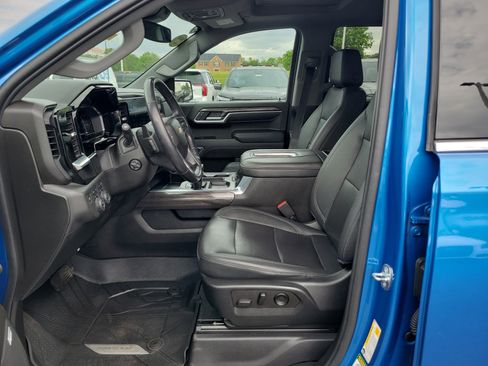 Used 2022 Chevrolet Silverado 1500 LTZ w/ LTZ Premium Package AWD/4WD image 15
