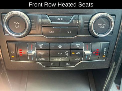 Used 2019 Ford Explorer XLT w/ Equipment Group 202A AWD/4WD image 13