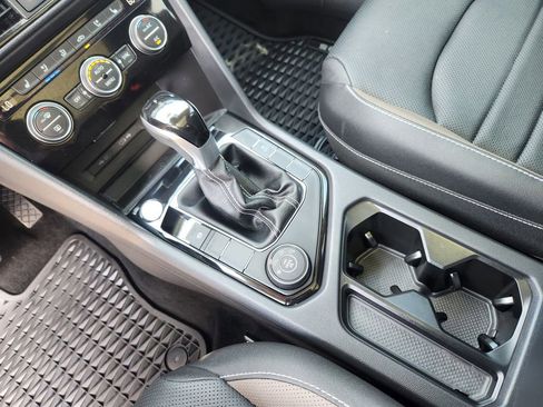 Used 2024 Volkswagen Taos SEL image 26