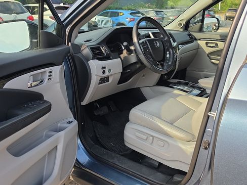 Used 2017 Honda Pilot Elite image 9