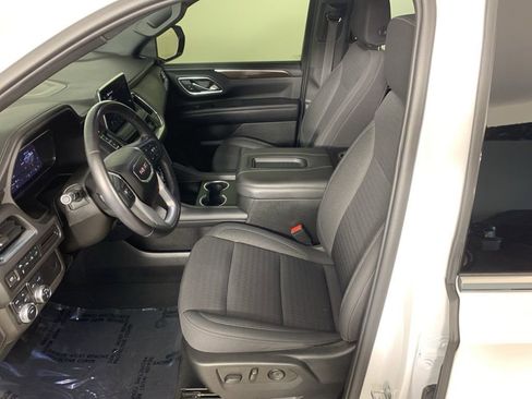 Used 2022 GMC Yukon SLE w/ Gmc Pro Safety Plus Package image 28