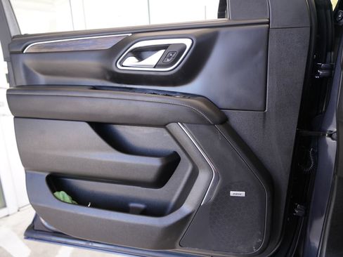 Used 2023 Chevrolet Suburban Premier RWD image 18