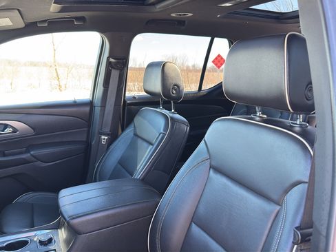 Used 2022 Chevrolet Traverse Premier w/ Redline Edition image 18