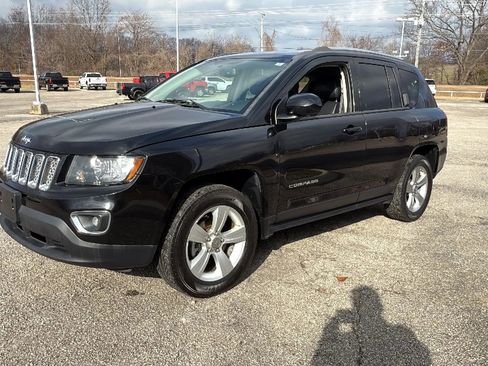 Used 2015 Jeep Compass High Altitude image 1