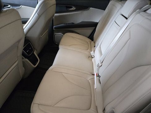 Used 2016 Lincoln MKX Reserve w/ Climate Package image 19