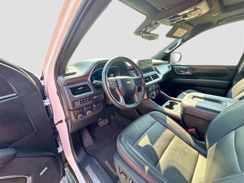 Used 2023 Chevrolet Suburban High Country w/ Premium Package image 21