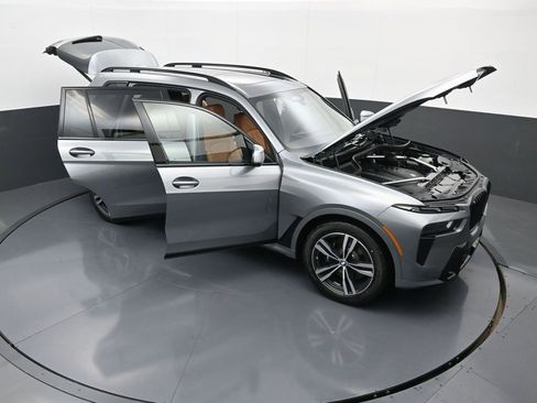 Used 2026 BMW X7 xDrive40i w/ M Sport Package image 49