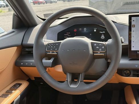 New 2026 Lexus ES 500e AWD/4WD image 9