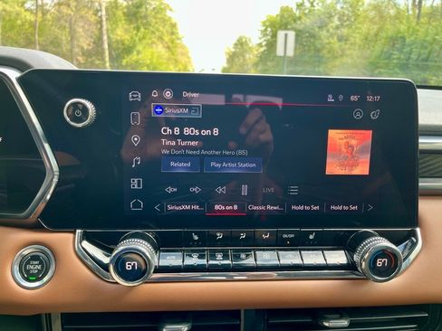 Used 2023 GMC Canyon AT4 image 23