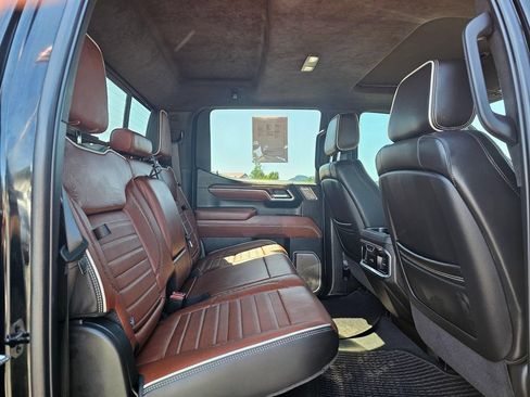 Used 2025 GMC Sierra 1500 Denali Ultimate AWD/4WD image 12