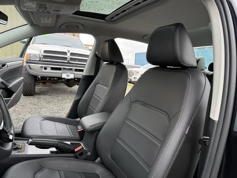 Used 2021 Volkswagen Passat 2.0T SE image 10