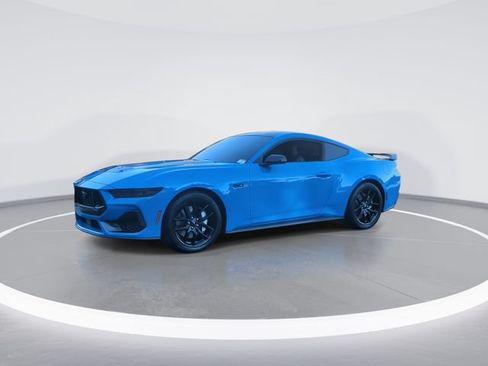 Used 2025 Ford Mustang GT RWD image 4
