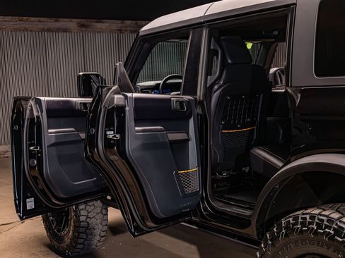 Used 2024 Ford Bronco Badlands image 25