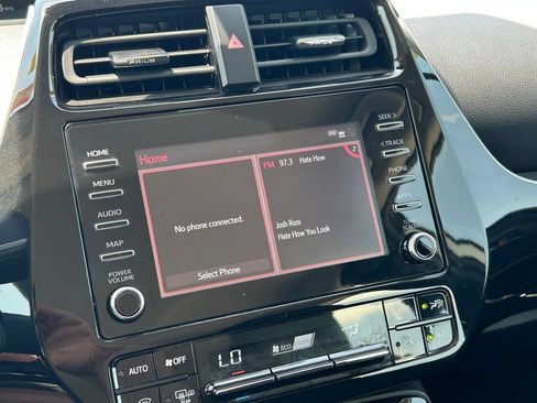 Used 2020 Toyota Prius LE FWD image 27