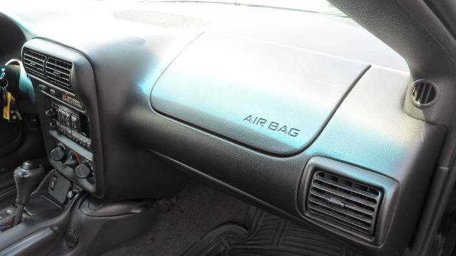 Used 2002 Chevrolet Camaro LT w/ Performance Handling Pkg RWD image 21