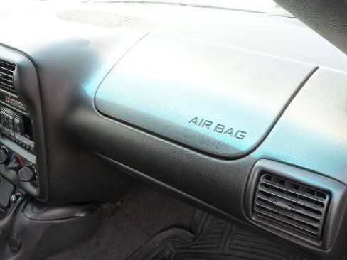 Used 2002 Chevrolet Camaro LT w/ Performance Handling Pkg RWD image 21