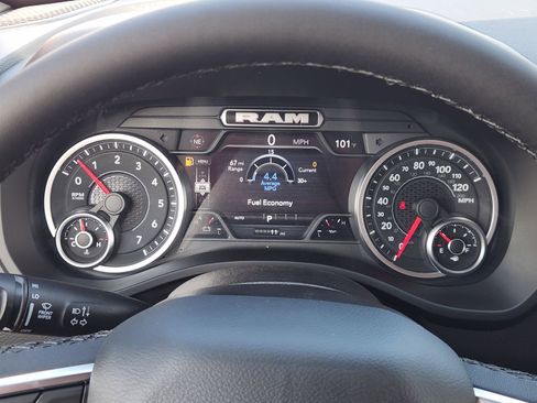 New 2026 RAM 1500 4x4 Crew Cab image 14