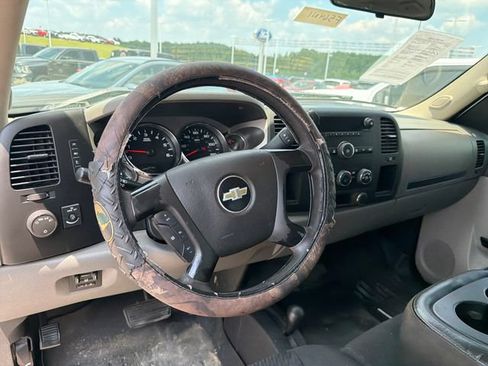 Used 2012 Chevrolet Silverado 2500 W/T AWD/4WD image 12