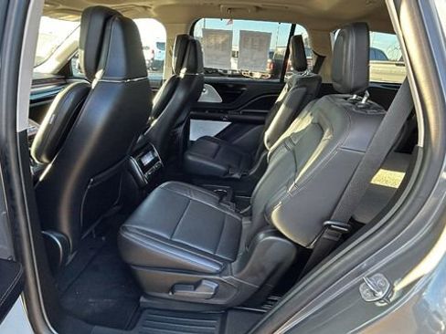 Used 2023 Lincoln Aviator Reserve w/ Equipment Group 201A image 16