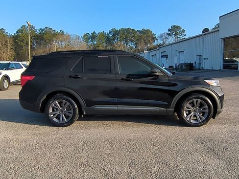 Used 2023 Ford Explorer XLT w/ Equipment Group 202A image 3