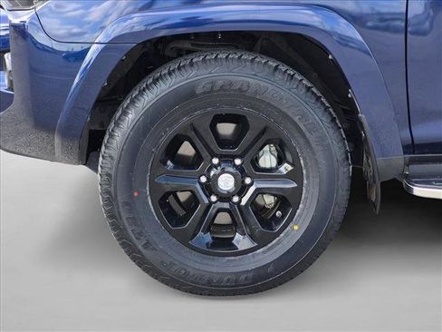 Used 2018 Toyota 4Runner SR5 RWD image 23
